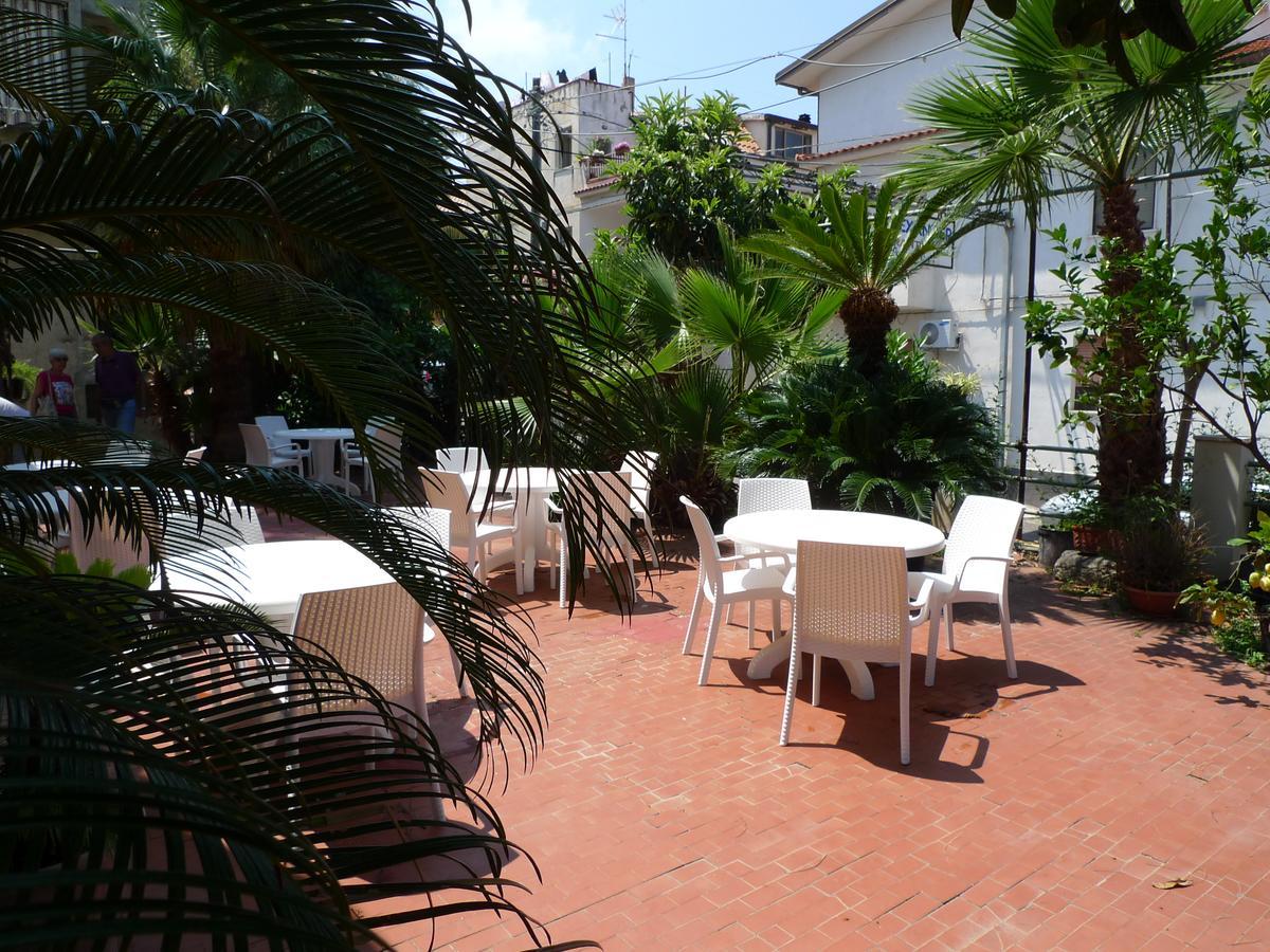 Hotel Alexander Santa Domenica  Exterior foto